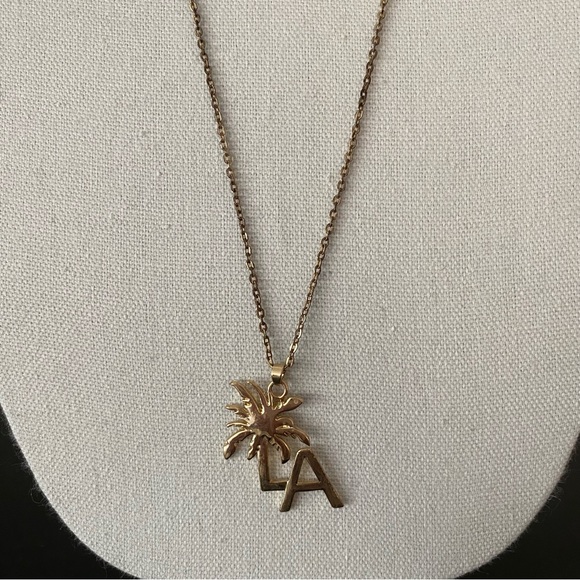 Woman’s LA Necklace - Picture 3 of 4